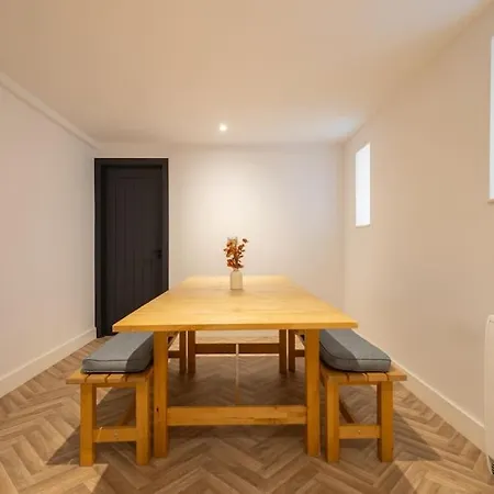 Rockholme - Group & 1gb Wifi * Harrogate
